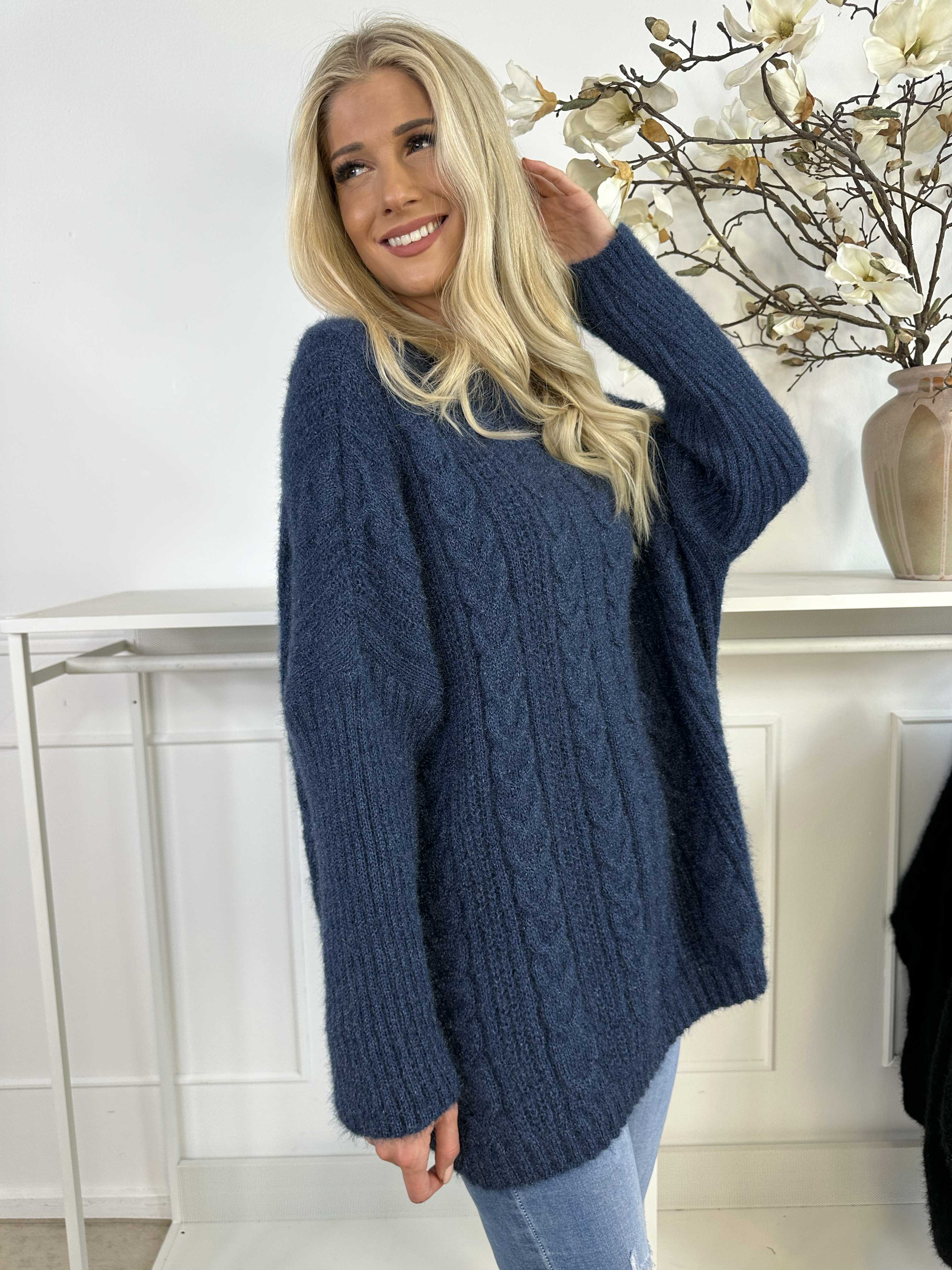 Johanna - Strikbluse med kabelstrik i shiny strik